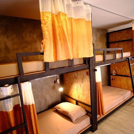 Nap Corner Hostel Phitsanulok Bagian luar foto