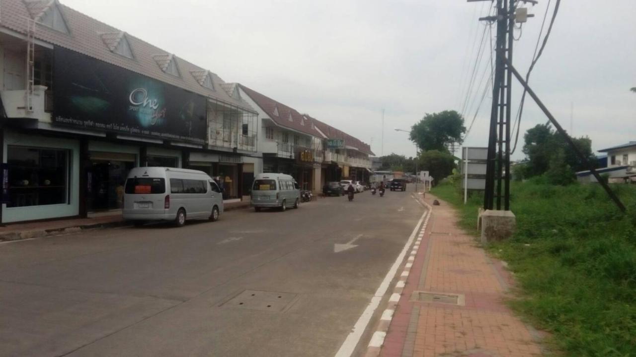 Nap Corner Hostel Phitsanulok Bagian luar foto